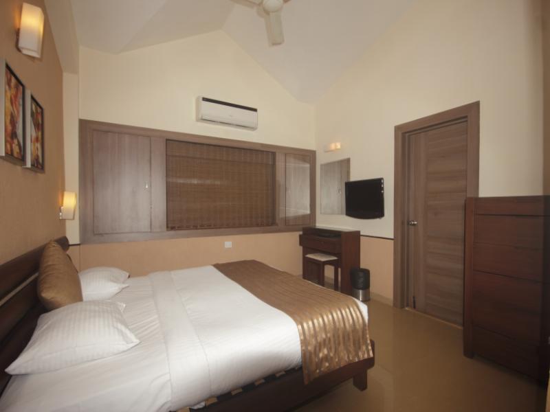 Sandalwood Hotel & Suites Santa Cruz Buitenkant foto